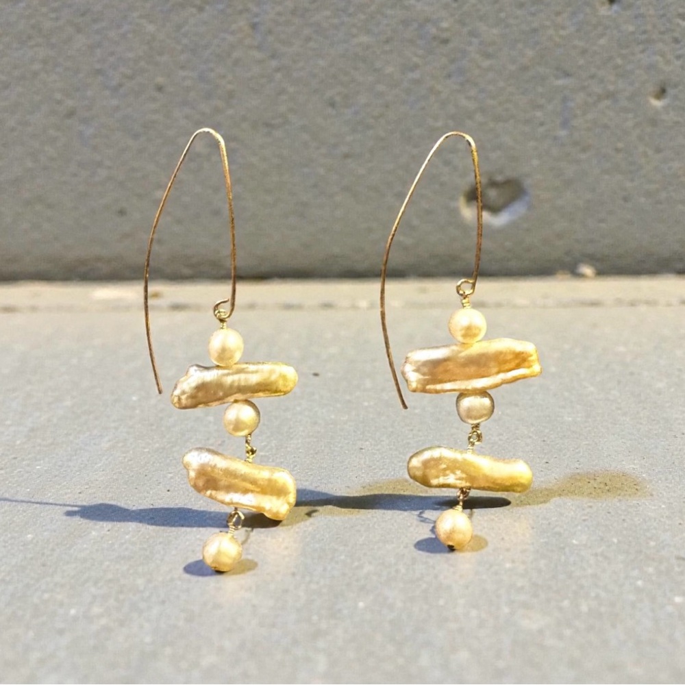 Elegant Gold Pearl Drop Earrings